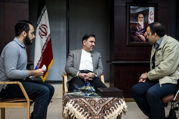 مهمترین هدیهای که آخوندی از رئیس جمهوری گرفت/ رئیسجمهور چه زمانی به وزیر راه آفرین گفت؟/ امیدواریهای آخوندی به نتیجهبخش شدن اقدامات در سال ۱۳۹۵ مصاحبه