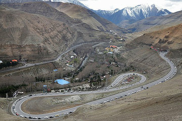 جدول وضعیت ترافیک لحظهای راههای اصلی و فرعی استان خراسان رضوی-۲ ترافیک در محور کرج - چالوس