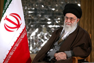 رهبر معظم انقلاب: عزادار و مصیبت زده همچون هم میهنان؛ دغدغه حل ریشهای این مصائب دردناک اولویت مسئولان باشد رهبر انقلاب