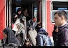 مسافران نوروزی در ایستگاه راه آهن مشهد