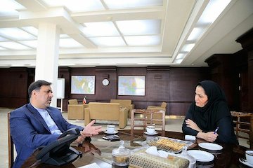 خرید هواپیماهای ایرباس به غرور ملی تبدیل شد/ استقبال مردم از خرید هواپیما باعث شد لحظهای تردید نکنم/ مسکن مهر باعث ایجاد کلونیهای فقیرنشین شد/ دنبال همبستگی اجتماعی باشیم/ نباید جامعه پایین شهری و بالاشهری داشته باشیم آخوندی