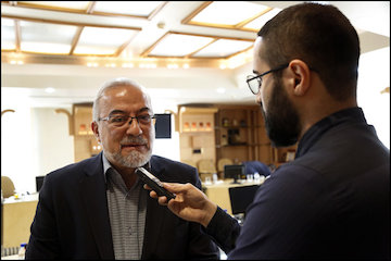 فکر کردن به خروج راهآهن از شهر هم اشتباه است/ کشورهای پیشرفته از شنیدن چنین پیشنهاداتی تعجب میکنند مهرداد تقی زاده