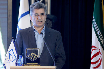 اصلاح فرآیند ساخت و ساز با تصویب آییننامه جدید نظامات اداری مقررات ساختمان/ بررسی پیشنویس آیین نامه در هیات دولت/ رعایت حقوق مالکانه شهروندان/ لزوم تحول در نظامات مهندسی کشور/ توصیه به مهندسان درباره پیشنویس آییننامه ۱۶۰ مادهای حامد مظاهریان