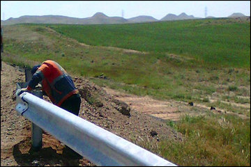 ارتقای ایمنی محورهای مواصلاتی شهرستان صحنه  گاردریل