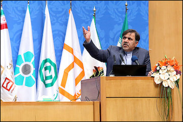 بدهیهای دولت به اقتصاد ملی؛ یکی از بزرگترین مشکلات کشور/ نقش ضدركود بانک توسعهای در حوزه مسکن و حوزههای دیگر/ توسعه رقابت در اقتصاد، مهمترین عامل  گسترش رفاه/ بهترین زمان بهرهمندی از بانکهای توسعهای با سودهای اندك همایش نقش بانک ها