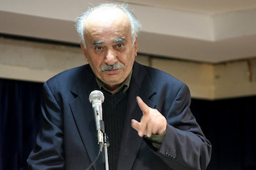 باید معماری اصیل زمان را با معماری کهن درآمیخت/ مسجد باید هنرمندانه ساخته شود ناصر تکمیل همایون