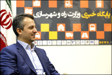 دعوت از دانشگاهیان برای محقق کردن سیاستهای اقتصاد مقاومتی در حوزه راه و شهرسازی/ تلاش برای کاهش هزینهها و افزایش درآمدها مرتضي باقري