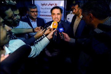 هواپیماهای با عمر بالای ۲۳ سال بازنشسته میشوند/ مذاکره براي خريد هواپيما ادامه دارد وزیر راه