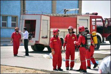 مانور بدون اعلام قبلی آتشنشانی در مجتمع بندری امام خمینی(ره) مانور