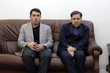 حضور وزیر راه و شهرسازی در منزل شهید دادمان/ یاد رحمان و علی دادمان همواره در ذهنها خواهد ماند دیدار