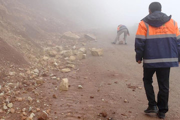 بازگشایی محور پونل به خلخال  ریزش کوه