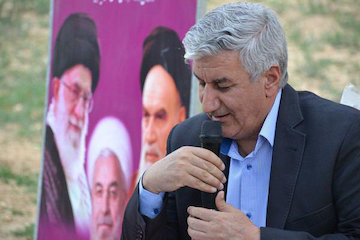 آغاز عملیات آسفالت یکی از بخشهای محروم استان کهکیلویه/ برخورداری ۱۵ روستا از راه آسفالته/ فاصله سرانه راههای روستایی استان با میانگین کشوری کم شود حسن فدایی
