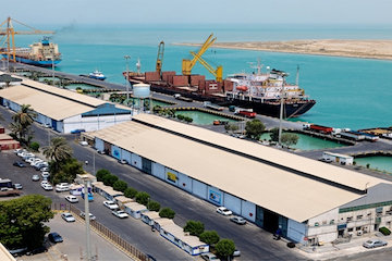 راهاندازی گردشگری دریایی در اولویت برنامههای استان بوشهر قرار دارد/ ایجاد تحول مهم اقتصادی در استان با تصویب بندر آزاد تجاری بوشهر    بندر بوشهر