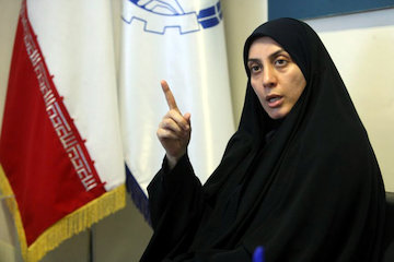 برای واردات واگن نیاز به قانونگذاری نیست / واسطهگری و رانت باعث افزایش مشکلات رانندگان کامیون شد سیده حمیده زرآبادی