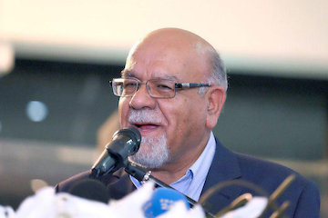 مشارکت ۵۰ درصدی ایران و جمهوری آذربایجان در ساخت راهآهن رشت- آستارا/ خط راهآهن قزوین- رشت تا سه ماه آینده به بهرهبرداری میرسد اصغر فخریه کاشان