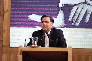 بهشتی ایران را می فهمد/ تاکید بر ارایه تعریف و بازخوانی مفاهیم ایرانی بودن در روزگار معاصر آخوندی