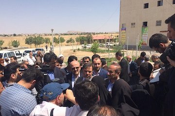 توسعه قابل توجه بزرگراههای چهارمحال و بختیاری/ بهره برداری از بیمارستان ۲۲۰ تختخوابی بروجن تا پایان سال جاری/ با استفاده از اسناد خزانه بخشی از مطالبات پیمانکاران را پرداخت میکنیم/ ساخت کمربندی برای جلوگیری از ورود خودروهای سنگین به شهر بازدید