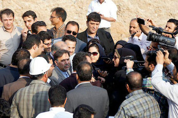 سرمایهگذاری ۱۲۰۰ میلیارد تومانی برای یک پروژه عظیم راهسازی/ بهرهبرداری از آزادراه اراک- خرمآباد تا سال آینده/ تاکید بر معماری و ایمنی آزادراهها  آخوندي درجمع