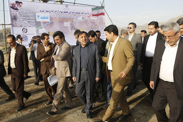 بازدید آخوندی از پروژه ملی ساخت آزادراه ارومیه- تبریز و پل میانگذر دریاچه ارومیه بازدید