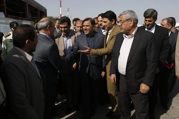 وزیر راه و شهرسازی وارد فرودگاه ارومیه شد/ استقبال مسئولان ملی و استانی از آخوندی استقبال