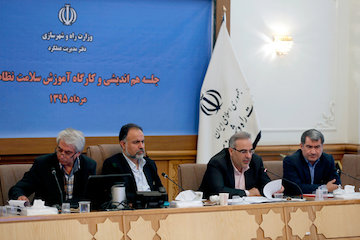 سلامت اداری خود موجب ارتقای توسعه همهجانبه در سطح سازمانها میشود/ تأثیر سامانه شهراه در ارتقای سلامت نظام اداری جلسه هماندیشی و کارگاه آموزش سلامت نظام اداری