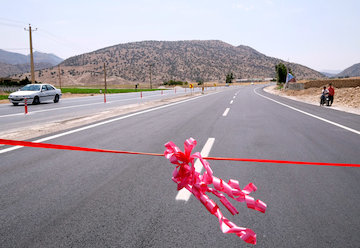 افتتاح پروژه بزرگراهی کنارگذر زارچ-اشکذر در استان یزد  افتتاح بزرگراه قائميه –نورآباد به طول ۲۱ كيلومتر