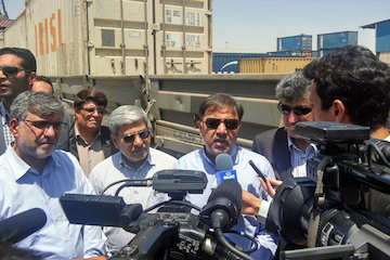 کل بخشهای بندر شهید رجایی به ریل متصل میشود/ اجرای  ۴۷ كیلومتر ریلگذرای در داخل بندر/  تحقق دو هدف مهم و مزایای اتصال ریل به بندر/ افزایش ۳برابری انتقال کالا از بندر به ریل آخوندی درجمع