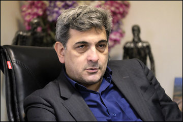 طرح انتقالفرودگاه مهرآباد براساس اسناد بالادستی غیرقابلاجراست/ فرصتهای باقیمانده تهران را برای نسلهای بعد بگذاریم/ عصر حاضر پایان زندگی در تهران نیست/ مدیریت شهری به فکر توسعهپایدار باشد پیروز حناچی