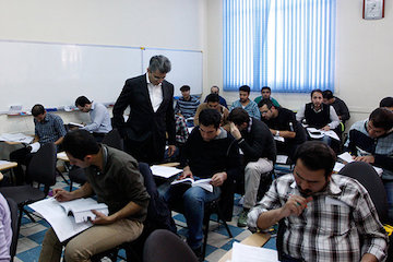 بازدید معاون وزیر راه و شهرسازی از  آزمون حرفه مهندسان و کاردانهای فنی ساختمان استان تهران آزمون