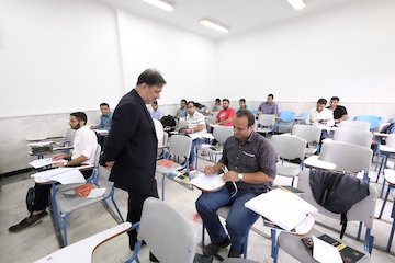 بازدید آخوندی از آزمون مهندسان و کاردانهای ساختمان دانشگاه آزاد اسلامی چالوس/ امکان رقابت مهندسان ایرانی در سطح بینالمللی آزمون