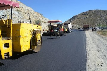 افتتاح روکش آسفالت قطعه دوم محور چاه حسن- حسینآباد در کرمان جنوبی آسفالت