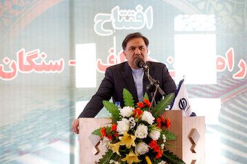 وحدت بیشتر ایران و افغانستان با بهرهبرداری از راهآهن خواف – هرات/ تحقق حمل ۲/۵ میلیون تن و برنامهریزی برای ۸ میلیونتن بار از خواف به بنادر جنوبی/ مزایای حمل ونقل ریلی نسبت به جادهای در منطقه/  بهرهبرداری از محور ریلی بعد از ۸ سال تعطیلی افتتاح