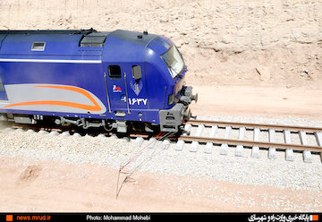 پیشبینی صادرات ۲/۷میلیارد دلاری به افغانستان در سال۹۹/ امکان صادرات ریلی کالاها علاوه بر سوخت در آینده نزدیک ورود وزیر راه و شهرسازی به خاک افغانستان و آغاز ریلگذاری ادامه خطآهن خواف - هرات