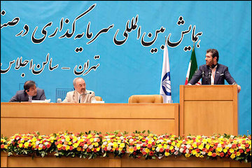 نوسازی ۵۰۰ فروند هواپیما تا سال ۱۴۰۴/ دعوت از سرمایهگذاران بینالمللی برای حضور در شهر فرودگاهی امامخمینی(ره)/ اتصال شبکه ریلی ایران به خطوط ریلی آسیا/ ساخت هتل در بافتهای شهری مطابق با طرح جامع همایش بین المللی سرمایه گذاری در صنعت گردشگری