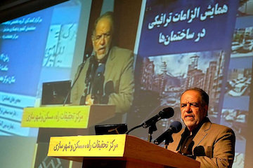 هر دستگاه خودرو در معابر ۱۲ هزار برابر انسان انرژی مصرف میکند اکبر ترکان