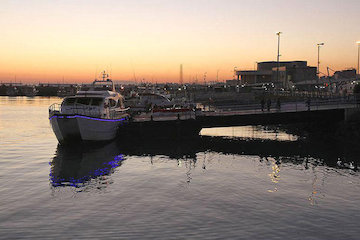 جزئيات اقدامات سازمان بنادر در مدیریت عملیات و ارایه خدمات به مردم/ راهاندازی خطوط مسافری بین المللی خصب(عمان)- قشم ، چابهار – عمان/ رشد ۲۵۴ درصدی ترانزيت كالای غيرنفتی از بنادر تابعه سازمان بنادر و دريانوردی گردشگری دریایی