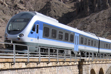 راه اندازی قطار ارم رجا در مسیر تهران- زنجان قطار ريلباس