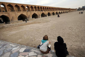 حال پل تاریخی اصفهان خوب است/ واقعیت ترکهای نخورده سی و سه پل/ توسعه حقوق شهروندی با مسئولیت پذیری مردمی و آگاهی سی و سه پل