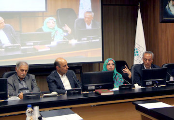 سهم بالای سکونتگاههای غیررسمی در ناتوانافزایی/ ضرورت تطبیق خدمات اجتماعی با نیازهای معلولان و سالمندان/ نظام جامع حقوق شهروندی معلولان و سالمندان تدوین شود برگزاری نشست تاملی بر وضعیت سالمندان و معلولان درمحلههای هدف بازآفرینی شهری