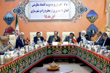 سیستان و بلوچستان نقطه اتصال ایران به مهمترین نقاط تجاری جهان است/ برنامهریزی برای توسعه ۵ شهرستان با رویکرد محله محوری/ تاکید بر تجهیز تمام پایانههای مرزی، هوایی و دریایی استان/ لزوم اتصال ثروت انسانی و شبکه ارتباطی استان به شبکه تجاری نشست