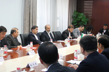 علاقمندی شرکتهای معتبر چین به حضور در بازار مسکن ایران/ همکاری در نوسازی بافتهای فرسوده شهری نشست