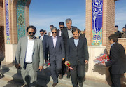 ادای احترام وزیر راه و شهرسازی به شهید شوریده و شهدای شهرستان گناباد