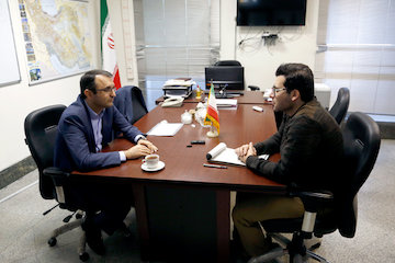 تکمیل نصب ۵۰۰ دوربین ثبت تخلف در محورهای شریانی کشور/ تجهیز ۱۱ هزار دستگاه اتوبوس به سامانه سپهتن تا پایان امسال/  تغییر طبقهبندی گروهها و قواعد  سهمیه سوخت ناوگان عمومی کشور مصاحبه