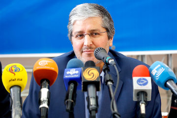 واکنش مدیرعامل هما به خبر مرجوعی بودن هواپیمای برجامی/ پرورش: ایرباس تازه وارد نو است/ دلواپسان تلاش میکنند موفقیتهای ملی و تاریخی را لگد مال کنند/ دلواپسان چرا از دلالی ذینفعان و کاسبان تحریم چیزی نمیگویند؟ فرهاد پرورش