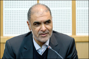 طول آزادراه های کشور تا پایان برنامه ششم توسعه ۷۵۰۰ کیلومتر می شود/ احتمال واگذاری ۲۵ درصدی کریدورهای کشور به بخش خصوصی امیر امینی