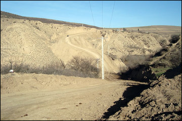 آغاز عملیات آسفالت یک راه روستایی در نوار مرزی گلستان راهسازی