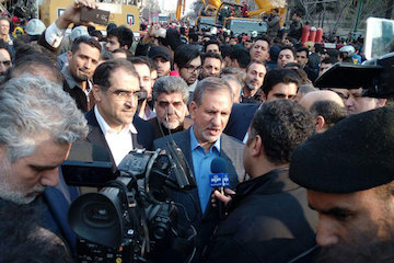 همه امکانات دولت برای نجات حادثه دیدگان پلاسکو بسیج شود پلاسکو