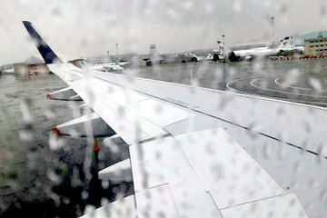 لغو و تاخیر برخی پروازها به دلیل شرایط نا مساعد جوی