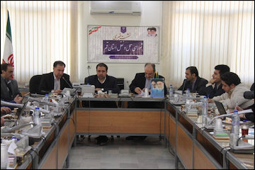 ۱۸۰۰ میلیارد ریال اعتبار برای احداث کمربندی جدید قم/ آغاز تهیه بلیت قطار ویژه تعطیلات نوروز/ رتبه نخست قم در تعداد سامانههای حملونقل هوشمند کشور نشست