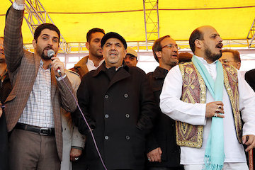 حضور وزير راه و شهرسازی در جمع راهپيمايان ۲۲ بهمن راهپیمایی